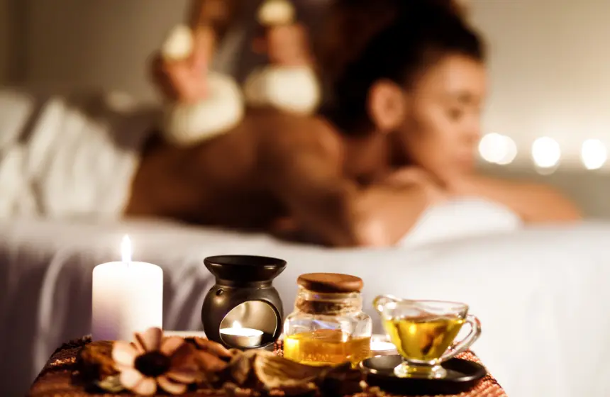 Relax-with-the-oil-massage