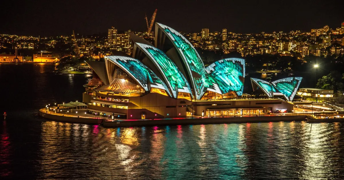 sydney opera house at night