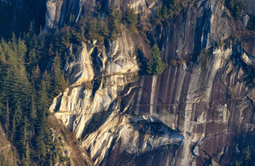 chief-mountain-in-squamish-canada-nature-background