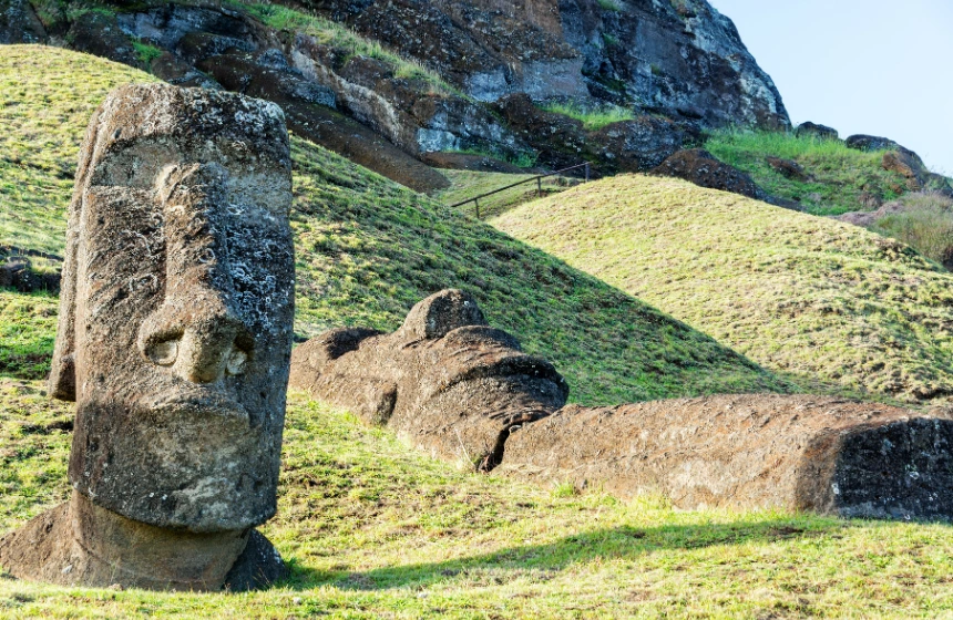 moai-statues-in-the-hill
