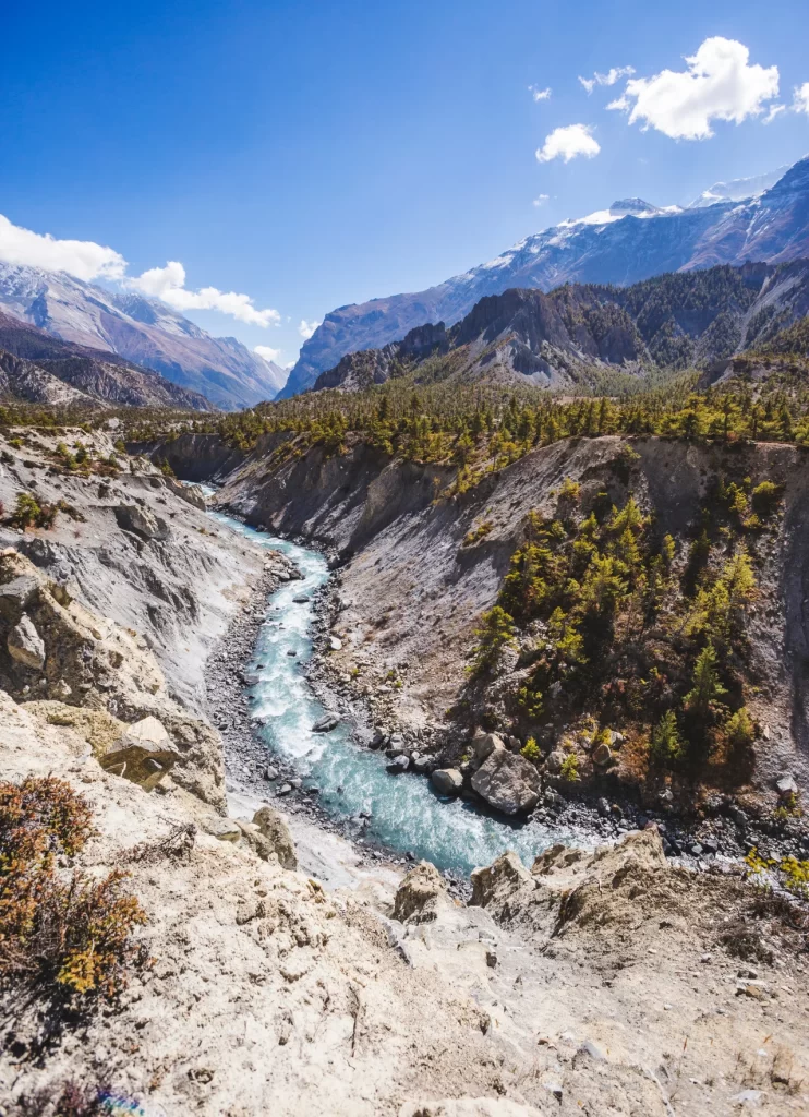 marsyandi-river-himalayan-mountains-annapurna-circit-trek