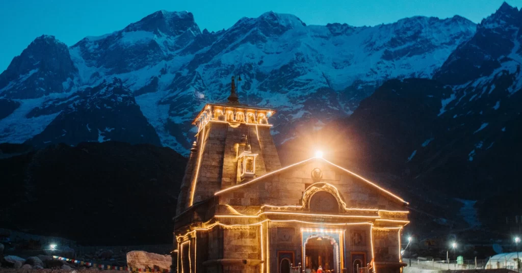 view-of-the-kedarnath-temple-lights-at-night-with-mountains-in-the-background-in-uttarkhand-india
