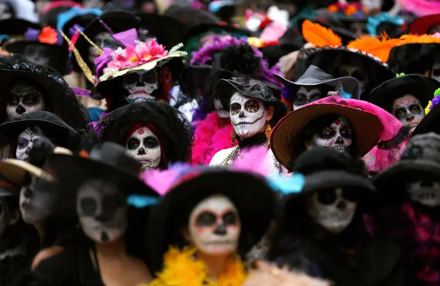 Group of people with mask and black dress