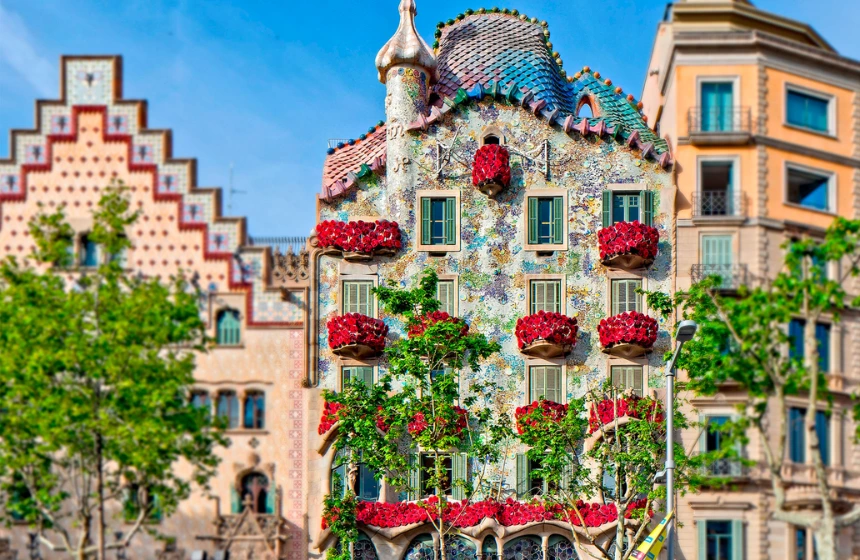 beautiful old building in barcelona