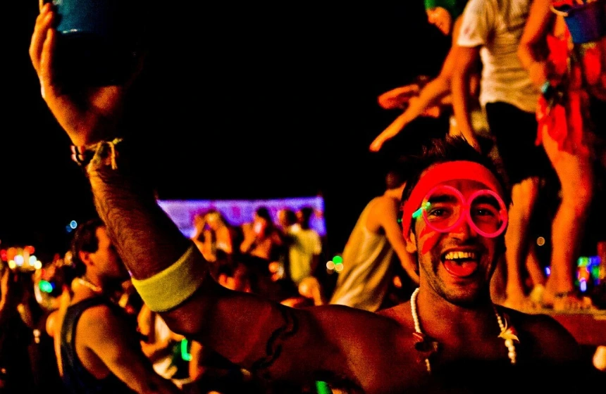 Thailand Full Moon Party - Music shows- Unimoni Travel & Holidays
