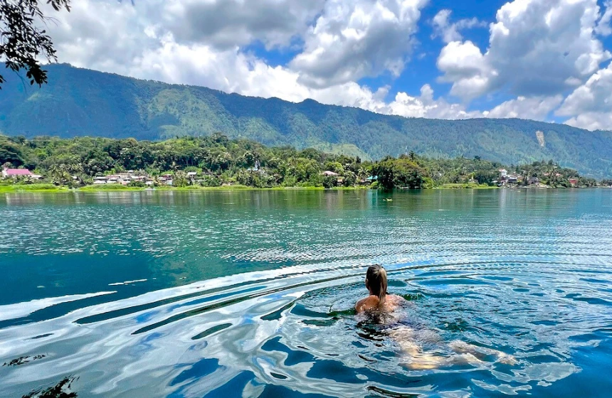 Lake Toba - Indonesia Tourism with Unimoni Travle & Holidays