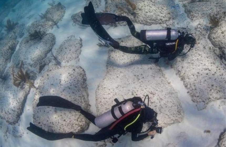 Underwater Tourism - Unimoni Travel & Holidays - The Bimini Road (Bahamas)