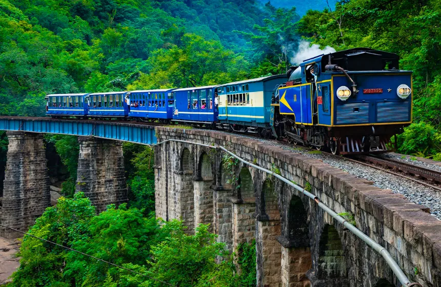 Nilgiri Mountain Railway - Tamilnadu tourism - family vacation- Unimoni Travel and Holidays