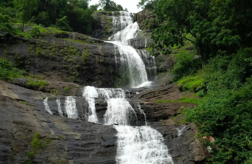 Cheeyappara waterfalls - Munnnar wayanad tourism with Unimoni Travel and holidays