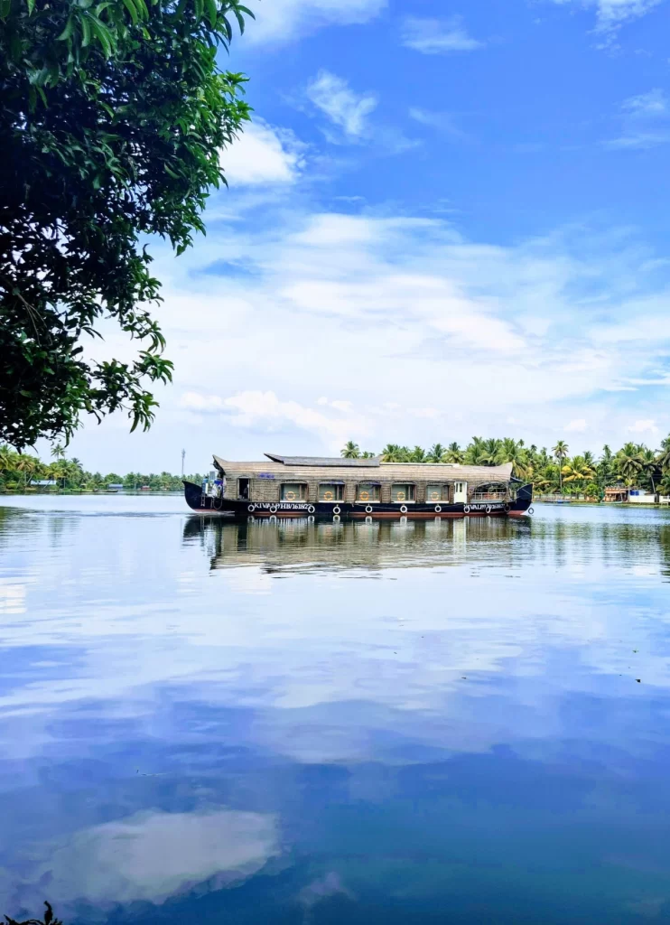 Kochi Alleppey tourism with Unimoni Travel and Holidays