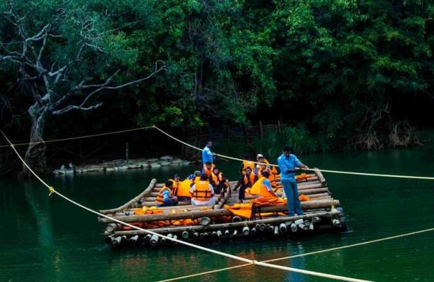 Kuruva dweep - Munnnar wayanad tourism with Unimoni Travel and holidays