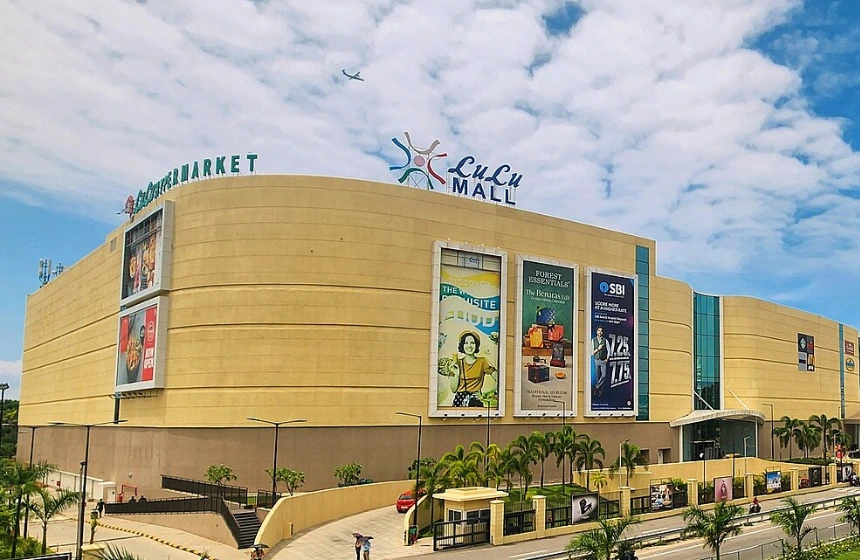 LuLu Mall - Kochi Alleppey tourism with Unimoni Travel and Holidays