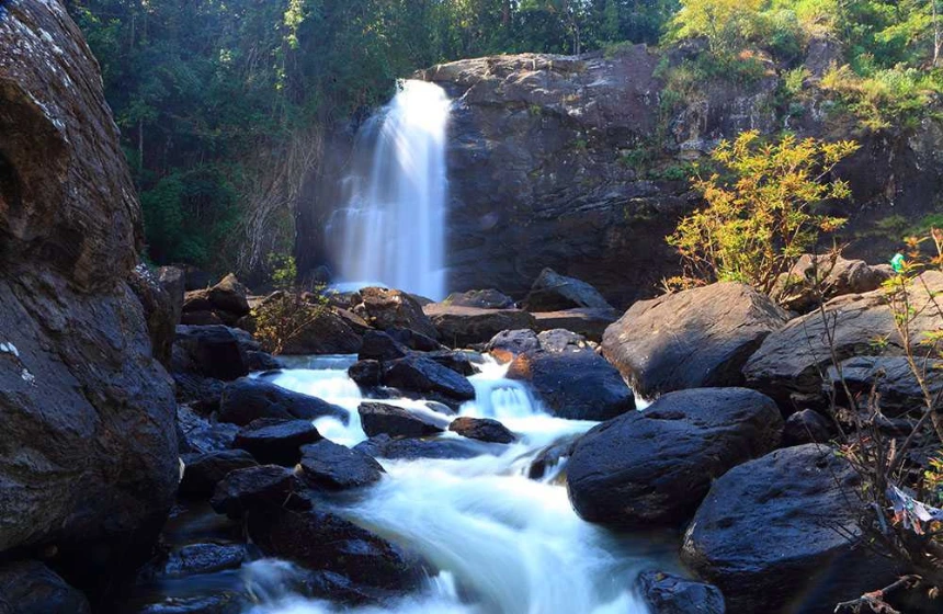 Soojippara falls - Munnnar wayanad tourism with Unimoni Travel and holidays