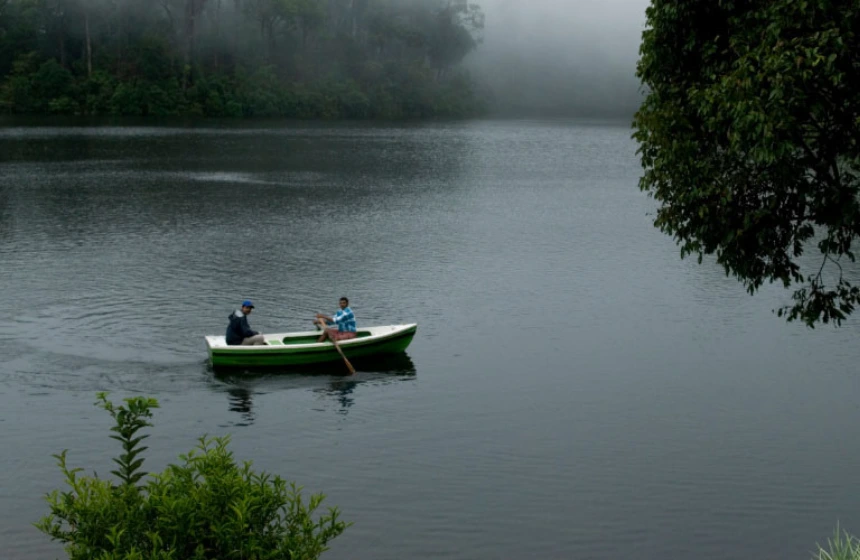 Gavi Dam Boating - Gavi Tourism- Unimoni Travel and Holidays