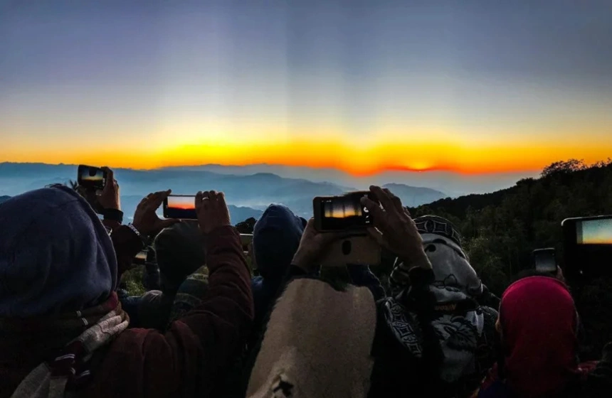 Tiger Hill - Darjeeling tourism with Unimoni Travel and holidays