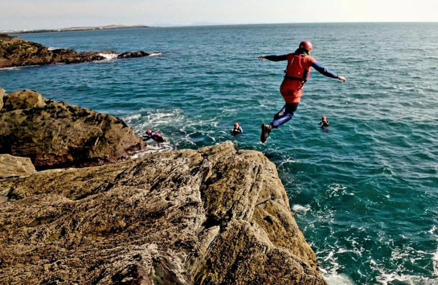 County Kerry - Ireland Cliff-jumping Tour Packge with Unimoni Travel & Holidays