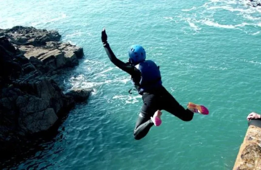 County Sligo - Ireland Cliff-jumping Tour Packge with Unimoni Travel & Holidays