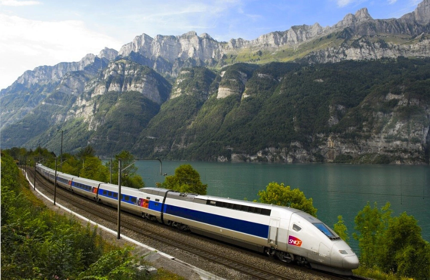 France - Europe Tour packages of Unimoni Travel & Holidays